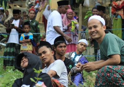 Tarik tambang alumni
